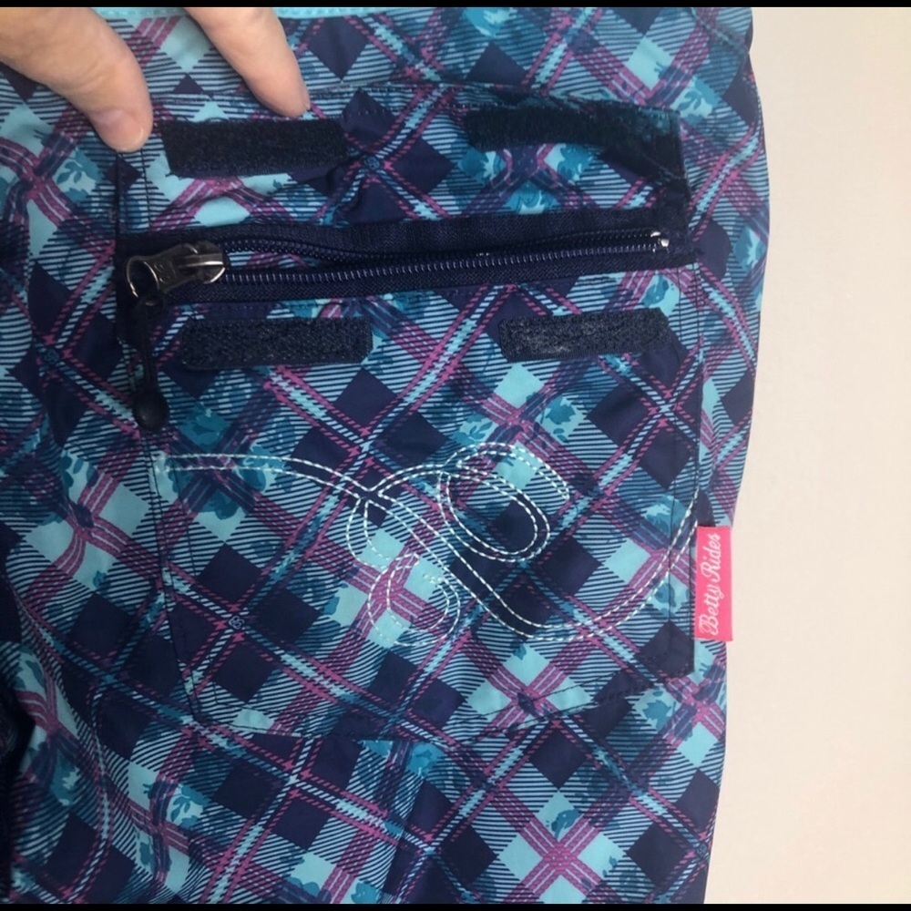 Betty Rides Aqua plaid winter snowboard ski pants size small - Picture 7 of 13